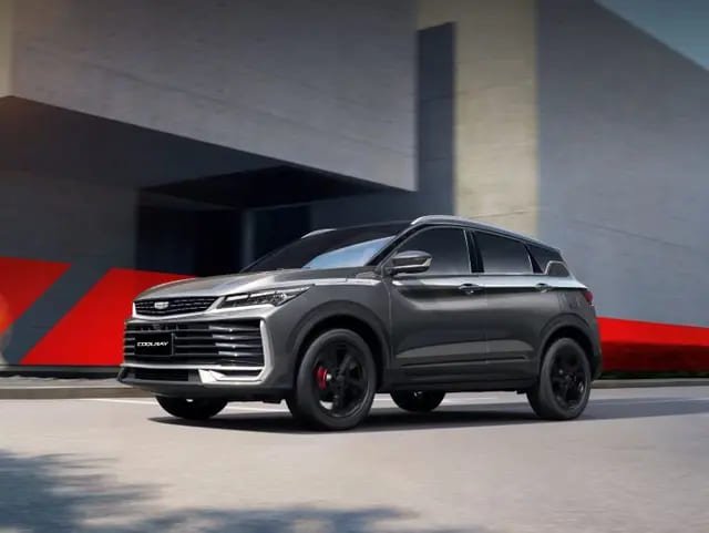 Trendy Dual-Tone Design